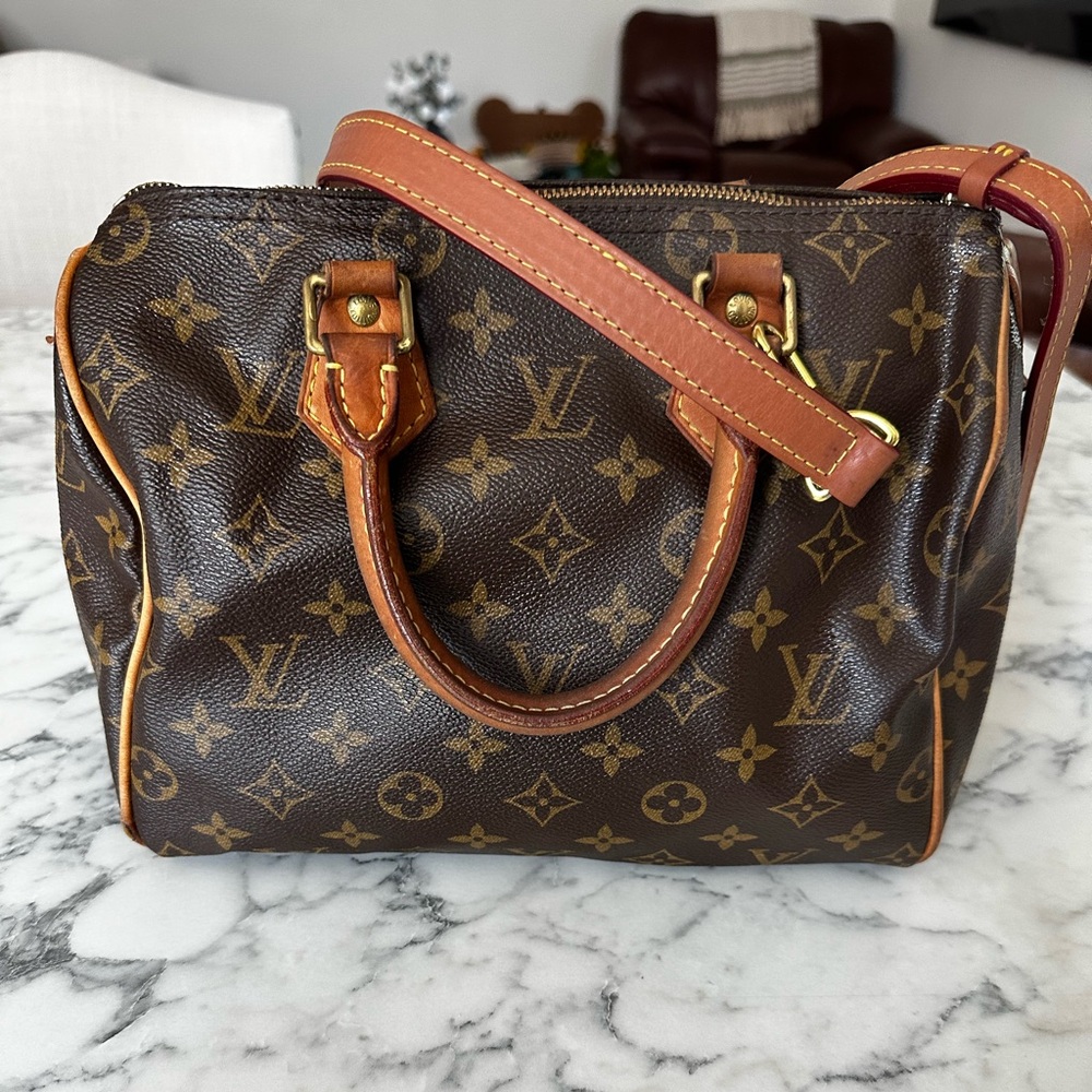 💕💕 *SOLD* Louis Vuitton Speedy 25 Bag with Matching Strap 💕💕